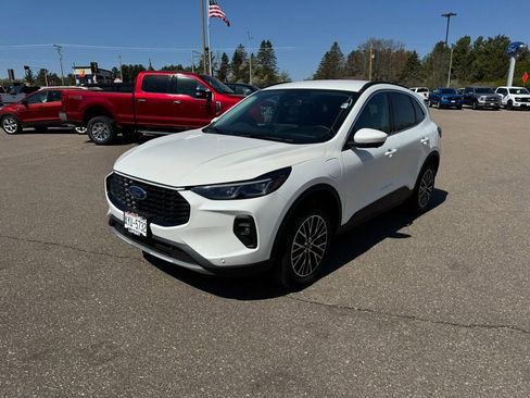 New 2025 Ford Escape SE w/ PHEV Premium Package FWD image 8