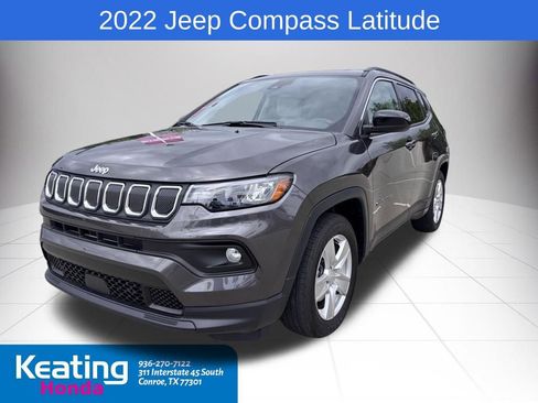 Used 2022 Jeep Compass Latitude image 2
