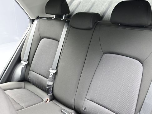 Used 2022 Hyundai Venue SE image 15