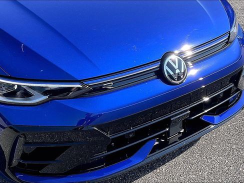 Used 2025 Volkswagen Golf w/ Euro Style Package AWD/4WD image 28