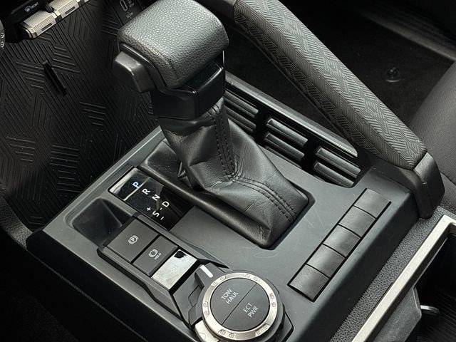 Certified 2025 Toyota Tacoma SR5 AWD/4WD image 20