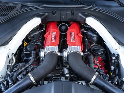 Certified 2020 Ferrari Portofino image 12