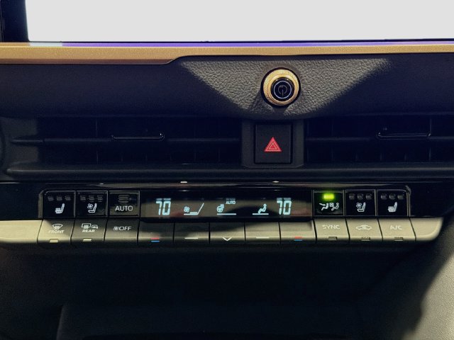 Certified 2025 Toyota Crown Platinum AWD/4WD image 13