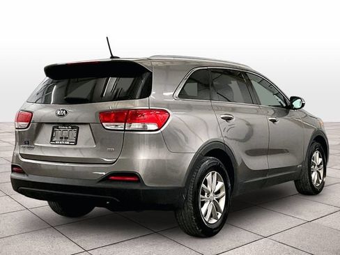 Used 2017 Kia Sorento AWD image 12