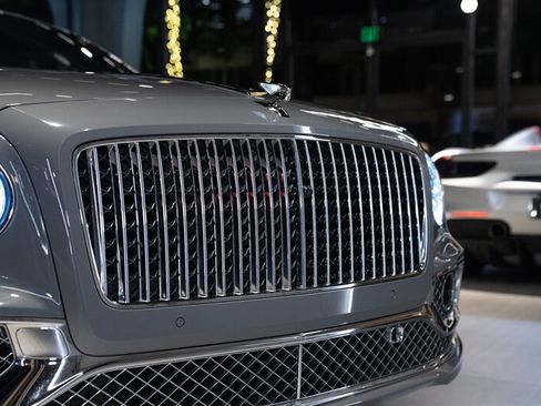 Used 2024 Bentley Flying Spur V8 AWD/4WD image 20