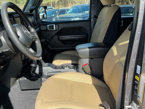 Used 2022 Jeep Gladiator Sport image 27