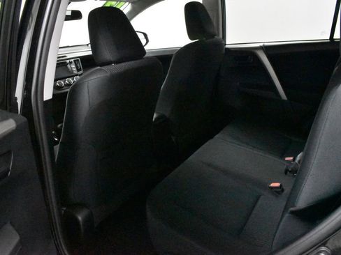 Used 2017 Toyota RAV4 LE image 18