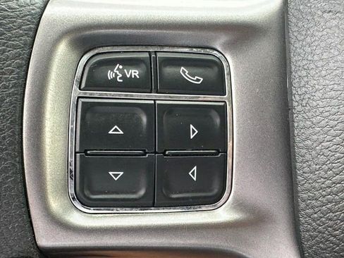 Used 2022 RAM 1500 Classic SLT image 18