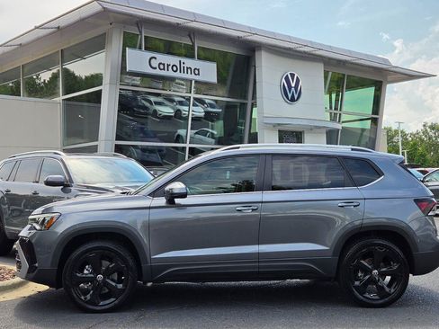 Used 2025 Volkswagen Taos SEL w/ Black Wheel Plus Package AWD/4WD image 2