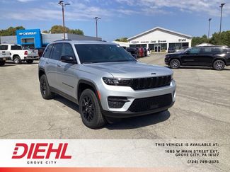 New 2025 Jeep Grand Cherokee Altitude image 1