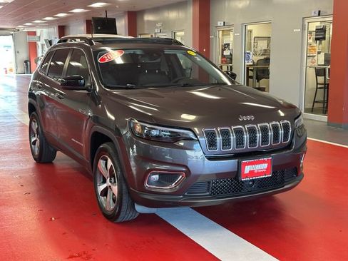 Used 2022 Jeep Cherokee Limited AWD/4WD image 2