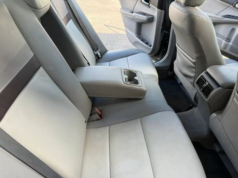 Used 2012 Toyota Camry XLE FWD image 25