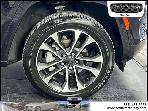 Used 2024 Jeep Grand Cherokee Overland w/ Trailer Tow Package image 9