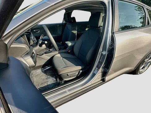 Certified 2025 Kia K4 FWD image 19