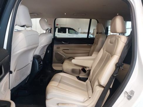 Used 2022 Jeep Grand Cherokee L Limited image 7