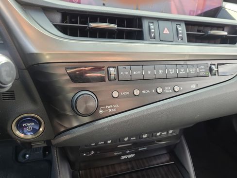 Used 2019 Lexus ES 300h ES 300h image 17