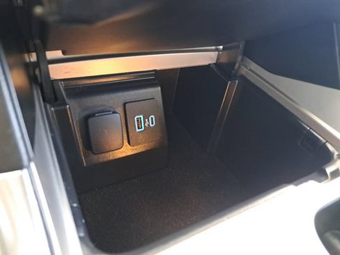 Certified 2021 Ford Explorer Limited RWD image 15