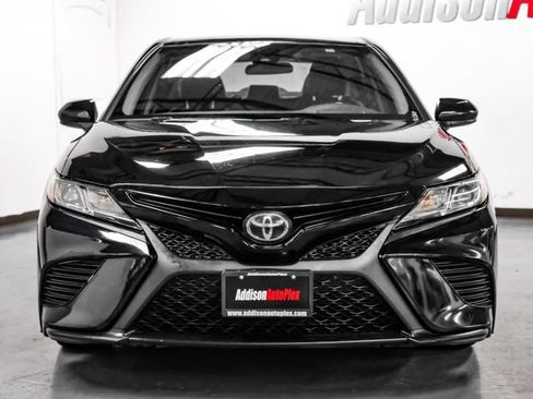 Used 2019 Toyota Camry SE image 7