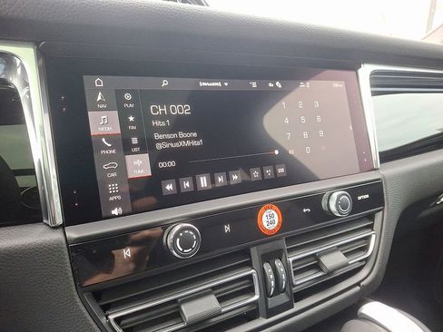 Used 2025 Porsche Macan image 20