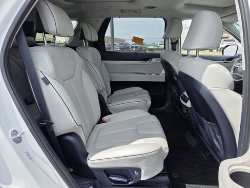 Used 2023 Hyundai Palisade Calligraphy image 32