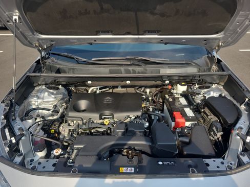 Certified 2024 Toyota RAV4 XLE AWD/4WD image 31