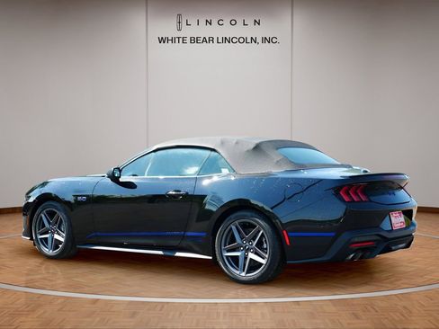 Used 2025 Ford Mustang GT Premium image 7