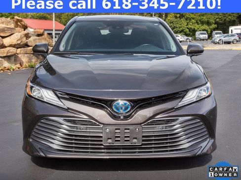 Used 2020 Toyota Camry XLE image 5