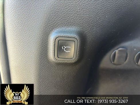 Used 2019 Jeep Cherokee Limited image 8