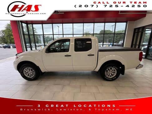 Used 2020 Nissan Frontier SV AWD/4WD image 2