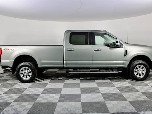 Used 2019 Ford F350 Lariat w/ Chrome Package image 9