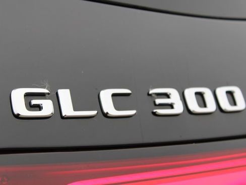 Used 2023 Mercedes-Benz GLC 300 image 7