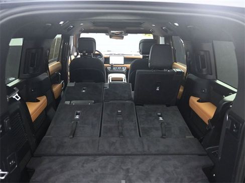 Used 2024 Land Rover Defender 130 X image 25