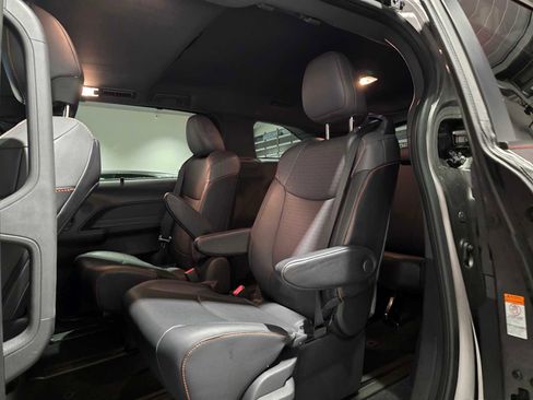 Used 2022 Toyota Sienna XSE w/ XSE Plus Package image 24