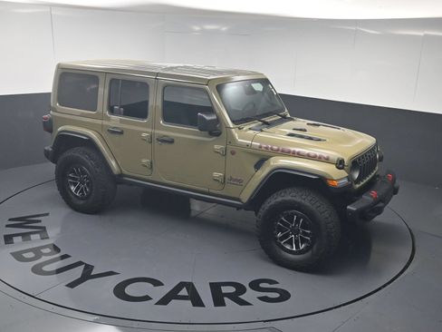 Used 2025 Jeep Wrangler Unlimited Rubicon AWD/4WD image 32
