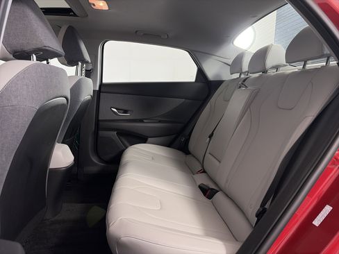 Used 2023 Hyundai Elantra Limited w/ Cargo Package FWD image 7