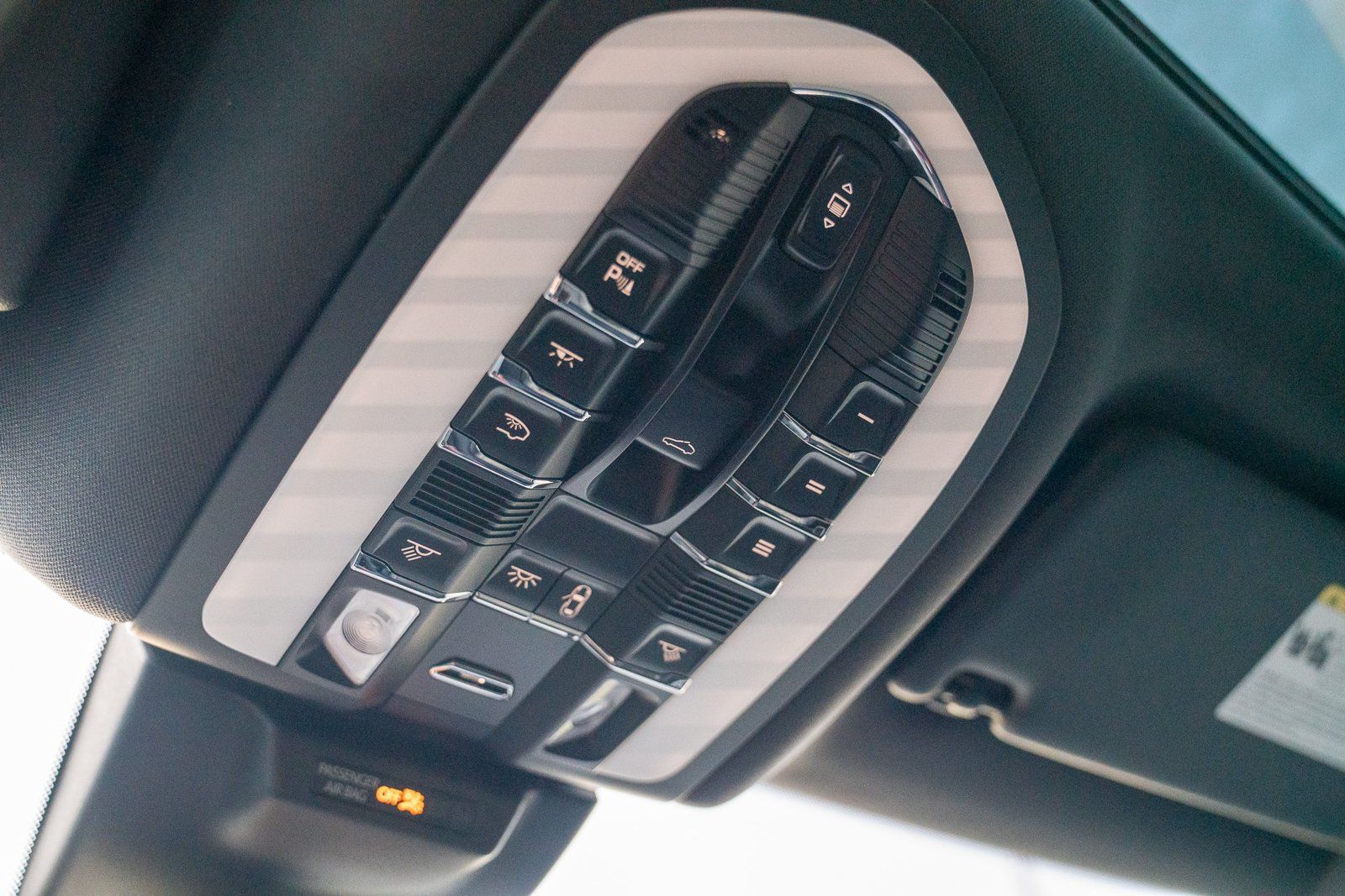 Certified 2026 Porsche Macan AWD/4WD image 22