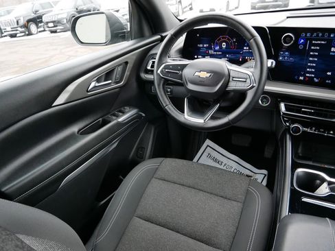 Used 2024 Chevrolet Traverse LT AWD/4WD image 15