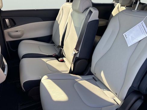 New 2026 Kia Carnival EX image 13