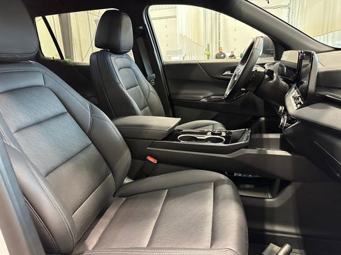 Used 2026 Chevrolet Equinox LT w/ Convenience Package II AWD/4WD image 32