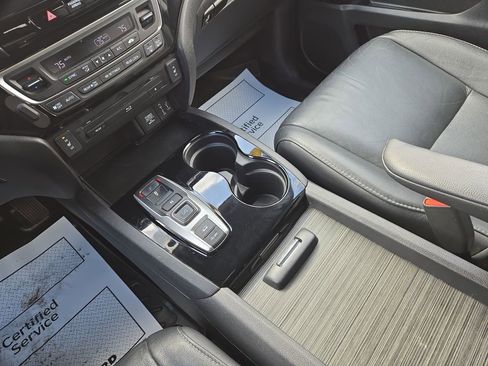 Used 2018 Honda Pilot Touring image 27
