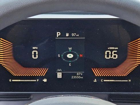 Used 2025 Kia Carnival LX FWD image 10