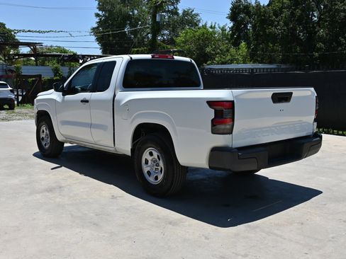 Used 2024 Nissan Frontier S RWD image 5