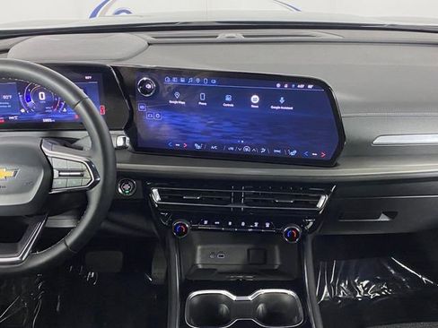 Certified 2025 Chevrolet Traverse LT w/ Driver Confidence Package image 19