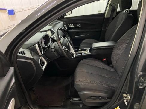 Used 2017 Chevrolet Equinox LT w/ Convenience Package image 28