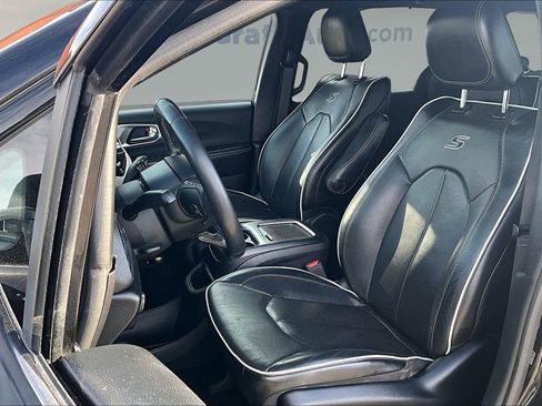 Used 2020 Chrysler Pacifica Limited w/ S Appearance Package image 21
