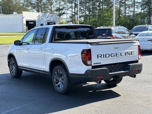 Used 2025 Honda Ridgeline Sport image 9