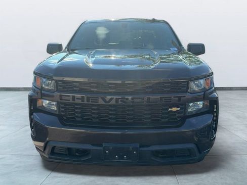 Used 2019 Chevrolet Silverado 1500 Custom w/ Custom Value Package AWD/4WD image 2