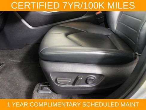 Used 2023 Toyota Highlander XLE AWD/4WD image 17