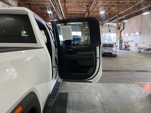 Used 2026 GMC Sierra 3500 AT4 w/ AT4 Premium Plus Package AWD/4WD image 24