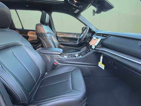 New 2026 Jeep Grand Cherokee Limited image 40